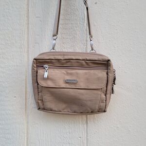 baggallini Tan crossbody bag